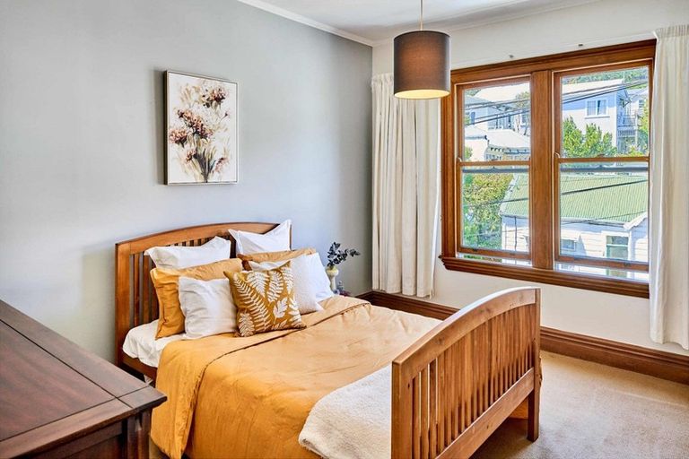 Photo of property in 6 Porritt Avenue, Mount Victoria, Wellington, 6011