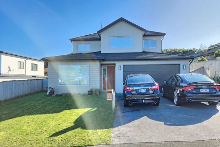 Photo of property in 66 Aotea Drive, Aotea, Porirua, 5024