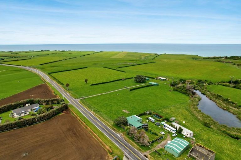 Photo of property in 2604 South Road, Otakeho, Hawera, 4678