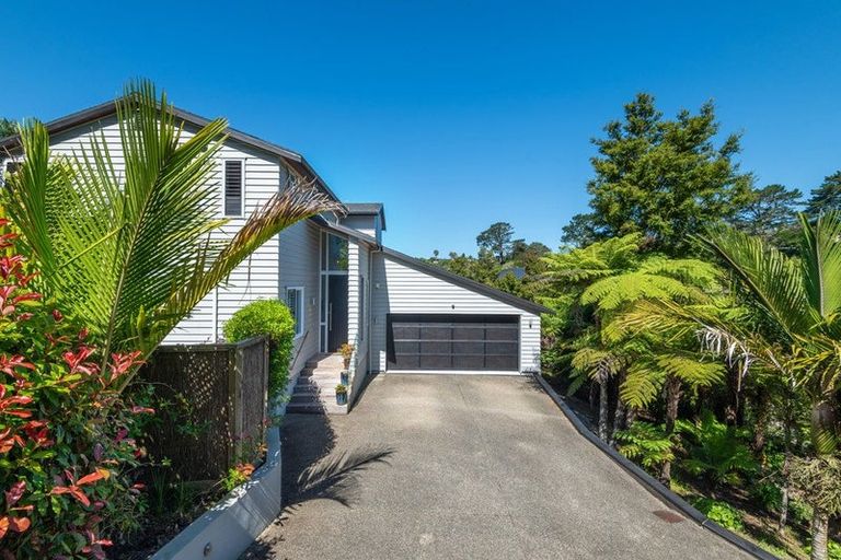 Photo of property in 8 Tree Fern Trail, Campbells Bay, Auckland, 0630