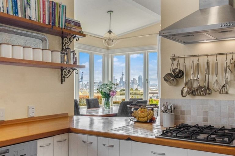 Photo of property in 19 Buchanan Street, Devonport, Auckland, 0624