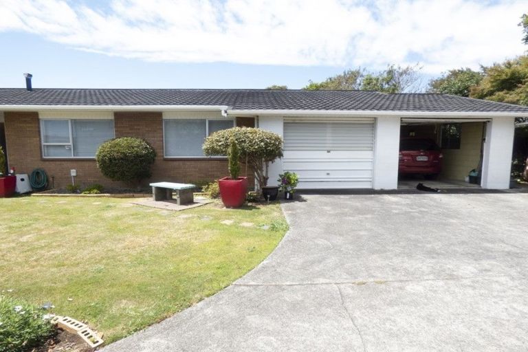 Photo of property in 7b John Guthrie Place, Merrilands, New Plymouth, 4312