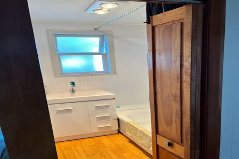 Photo of property in 30 Ealing Street, Redwood, Christchurch, 8051