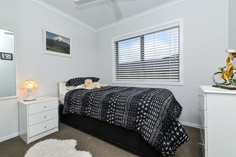 Photo of property in 1/23 The Dales, Dinsdale, Hamilton, 3204