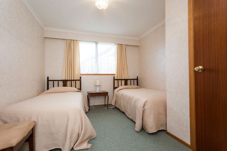 Photo of property in 1 Estuary Crescent, Fairfield, Dunedin, 9018