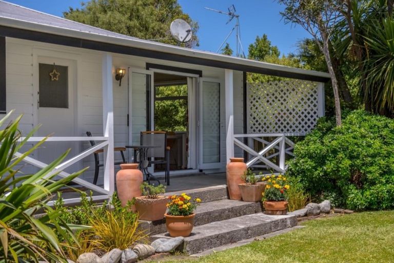 Photo of property in 8 Yule Grove, Greytown, 5712