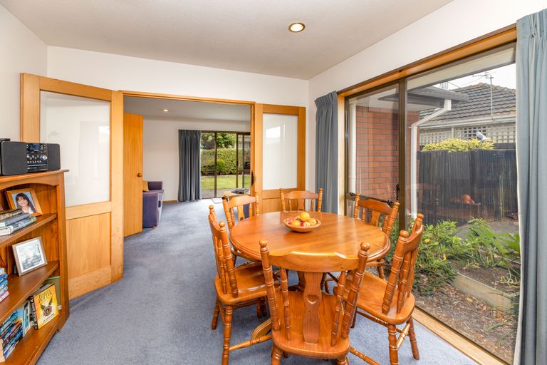Photo of property in 23a Mappleton Avenue, Burnside, Christchurch, 8053