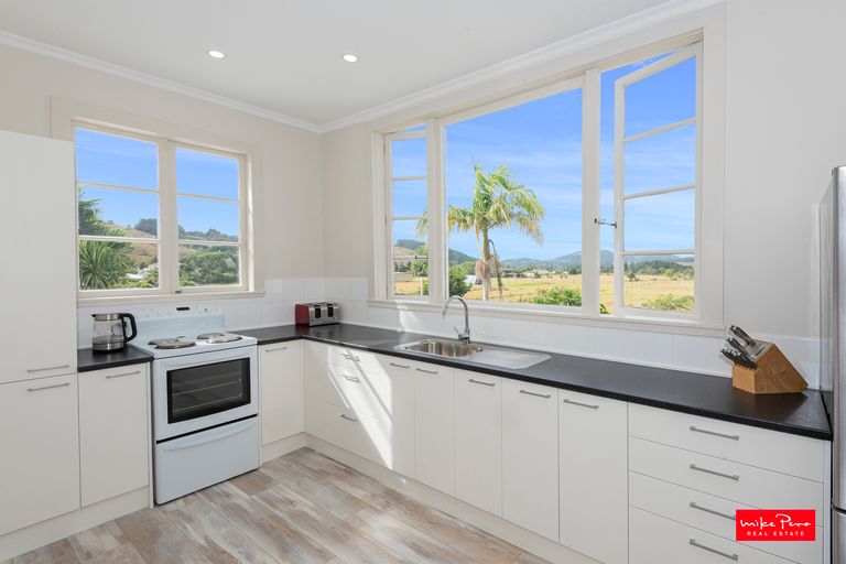 Photo of property in 9 Union Street, Hikurangi, 0114