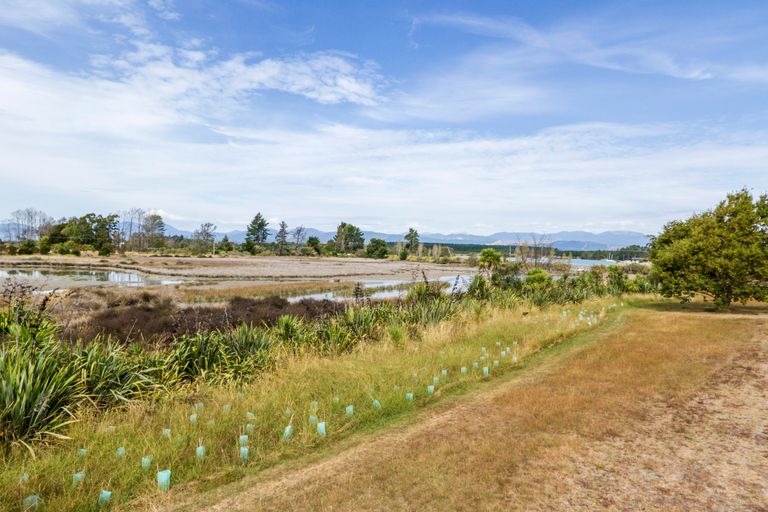 Photo of property in 12 Moreland Place, Mapua, 7005