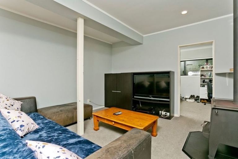 Photo of property in 81 Pemberton Avenue, Bayview, Auckland, 0629