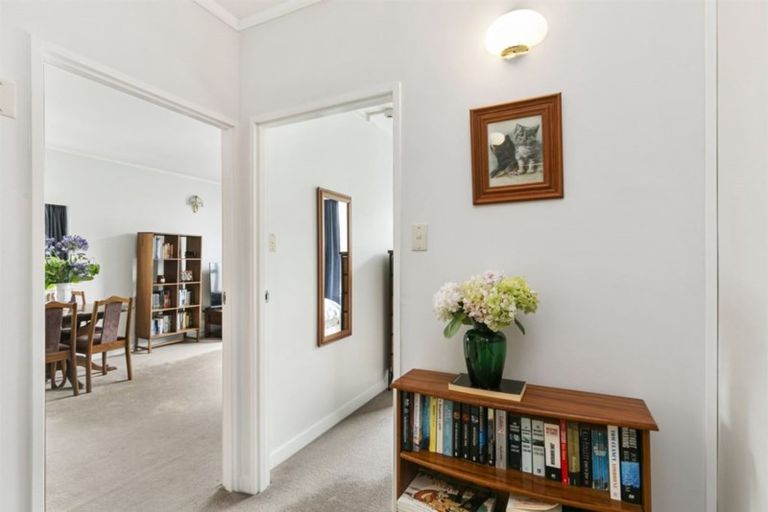 Photo of property in Hobson Court Flats, 51/70 Hobson Street, Thorndon, Wellington, 6011