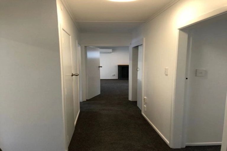 Photo of property in 9 Gribble Grove, Stokes Valley, Lower Hutt, 5019