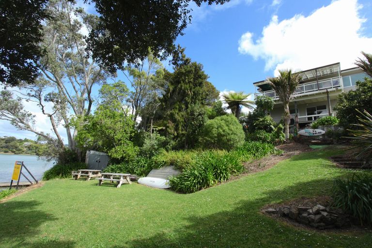 Photo of property in 24 Opotoru Road, Raglan, 3225