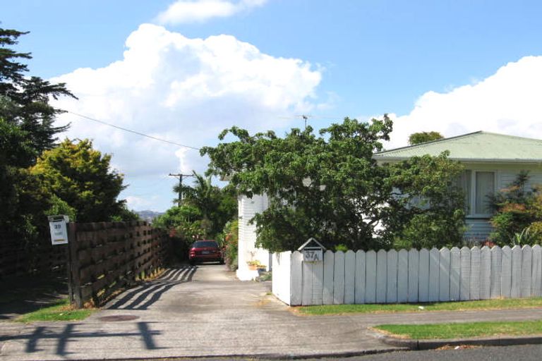 Property details for 37a Gilliam Street, New Lynn, Auckland, 0600