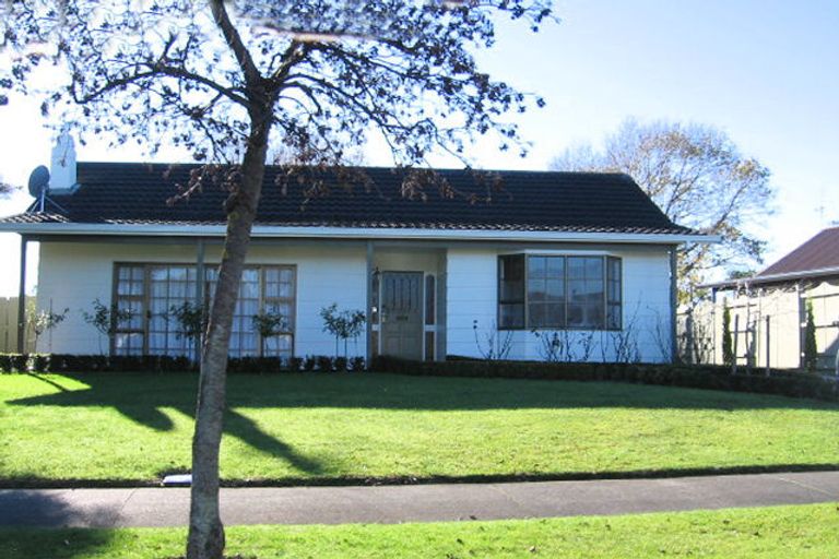 Photo of property in 12 Grange Place, Milson, Palmerston North, 4414