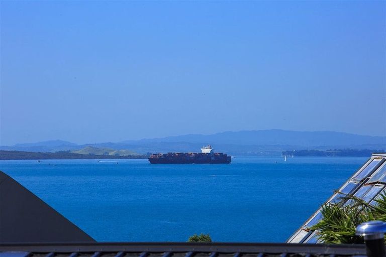 Photo of property in 10a Marama Street, Castor Bay, Auckland, 0620