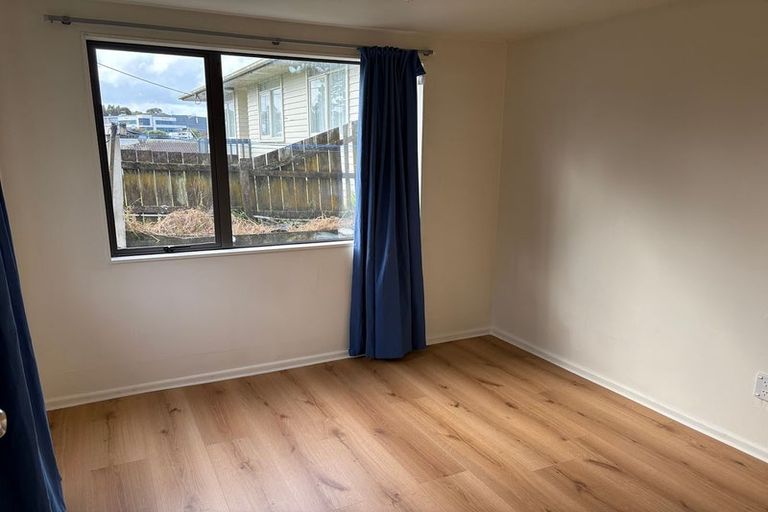 Photo of property in 9 Woodall Place, Totara Vale, Auckland, 0627