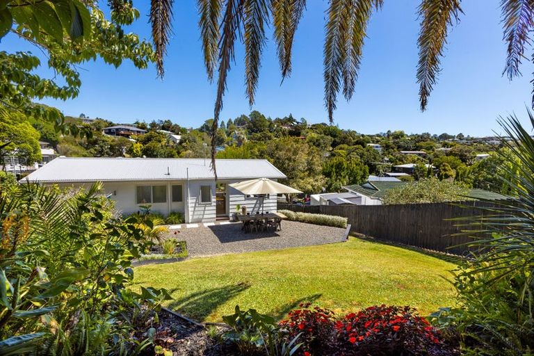 Photo of property in 18 William Hadlow Place, Hatfields Beach, Orewa, 0931