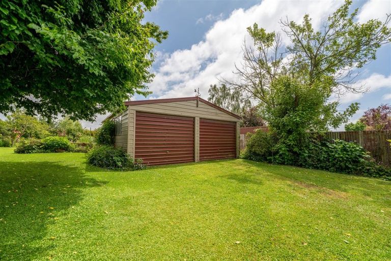 Photo of property in 58 Timaru Road, Waimate, 7924