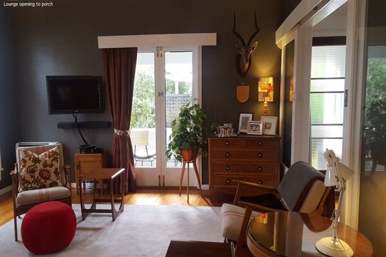 Photo of property in 3 Mckenzie Terrace, Carterton, 5713