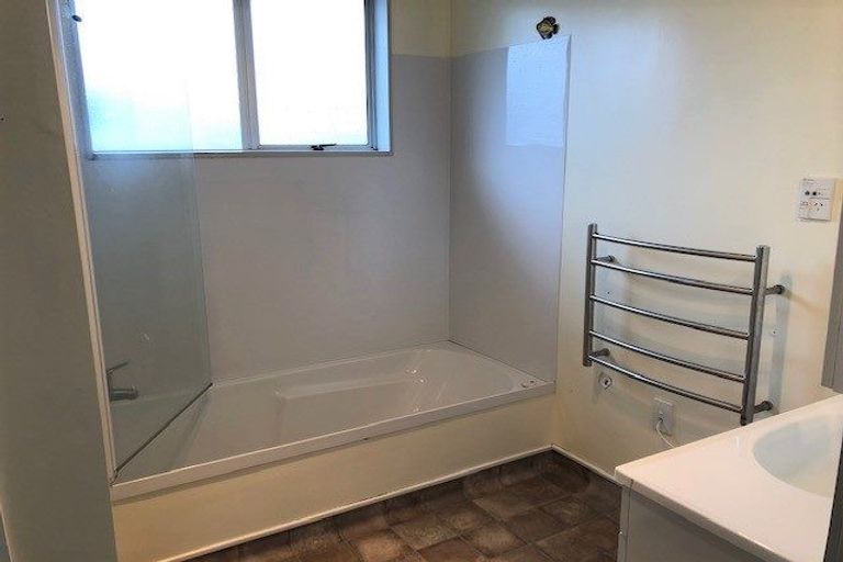 Photo of property in 5 Larch Grove, Paraparaumu, 5032