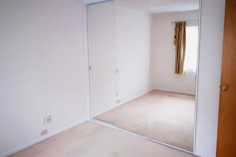 Photo of property in 2/20 Steeple Rise, Pakuranga, Auckland, 2010