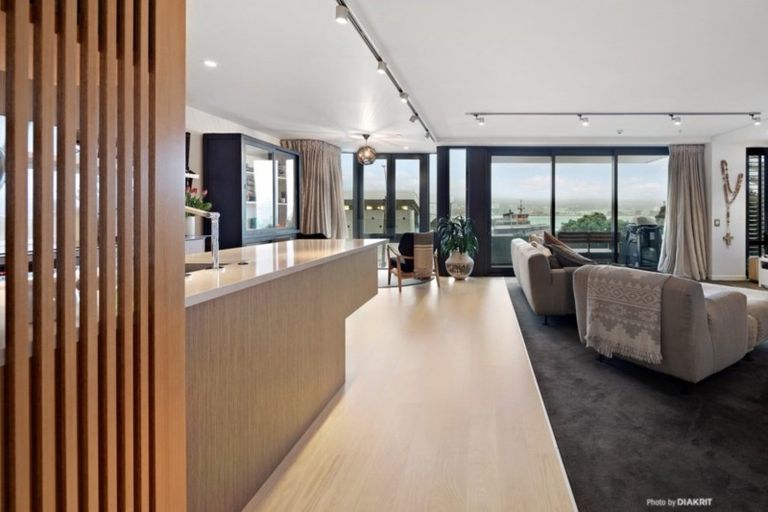 Photo of property in 2e/150 Oriental Parade, Oriental Bay, Wellington, 6011