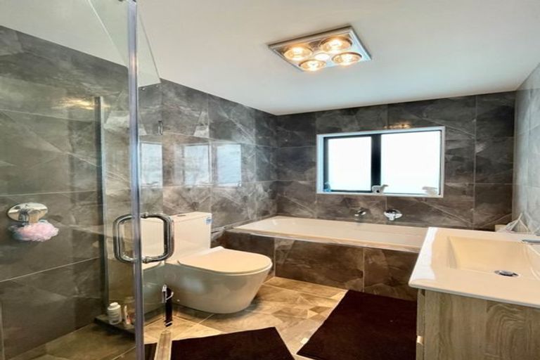 Photo of property in 1 Silverhill Lane, Silverdale, 0932