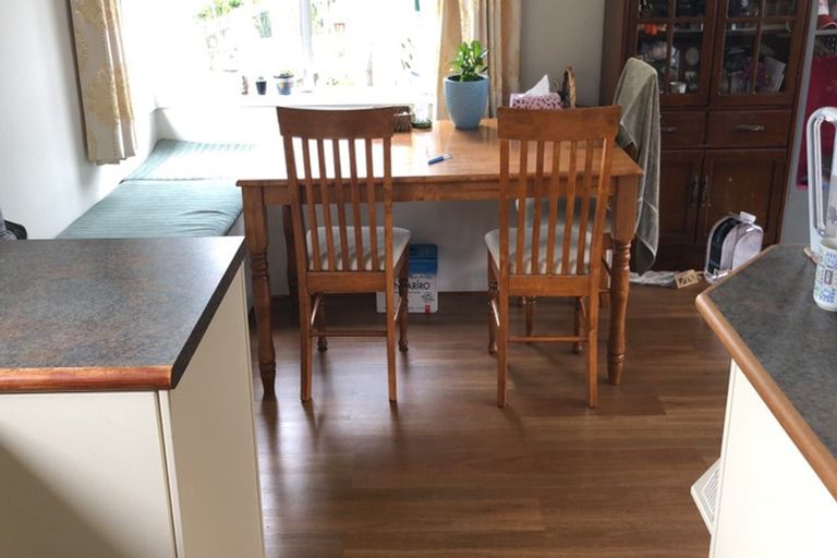 Photo of property in 17 Babington Place, Torbay, Auckland, 0630