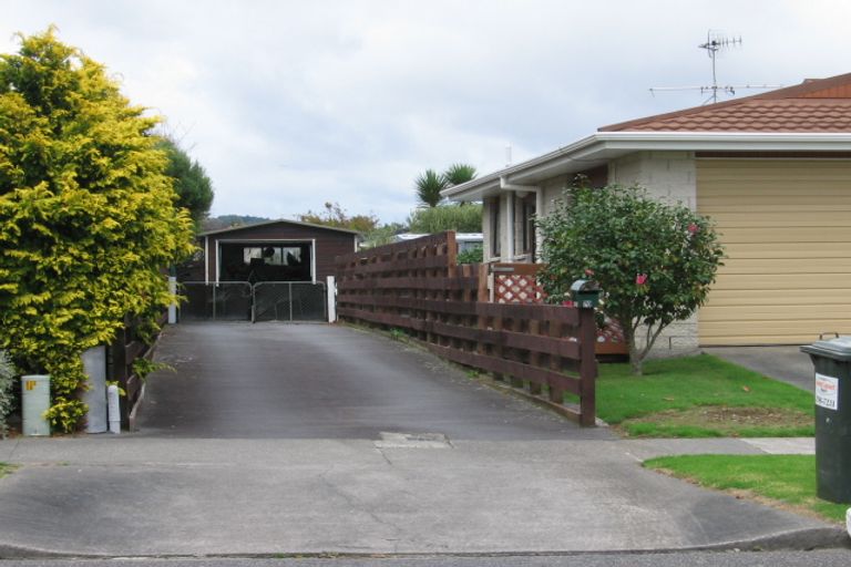 Property details for 70 Kapanui Road, Waikanae, 5036