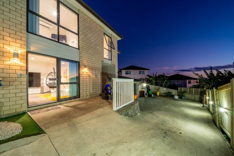 Photo of property in 14 Kereru Rise, Papakura, 2110