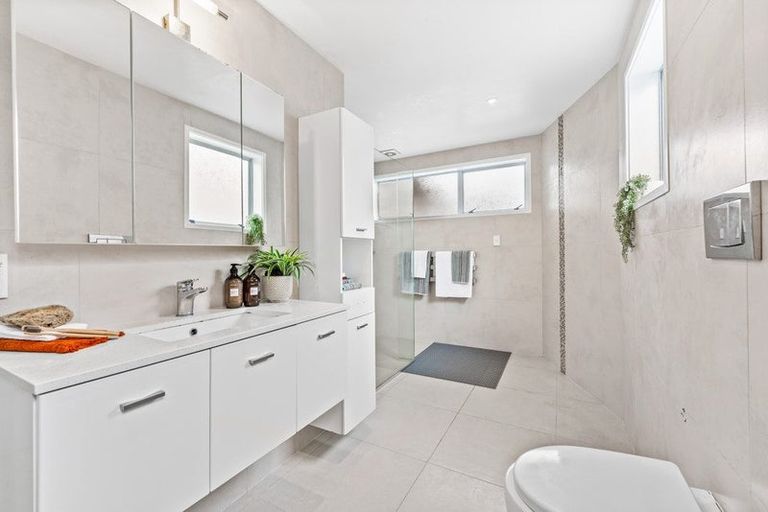 Photo of property in 13a The Terrace, Takapuna, Auckland, 0622