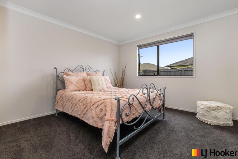 Photo of property in 9 Crannich Place, Wattle Downs, Auckland, 2103