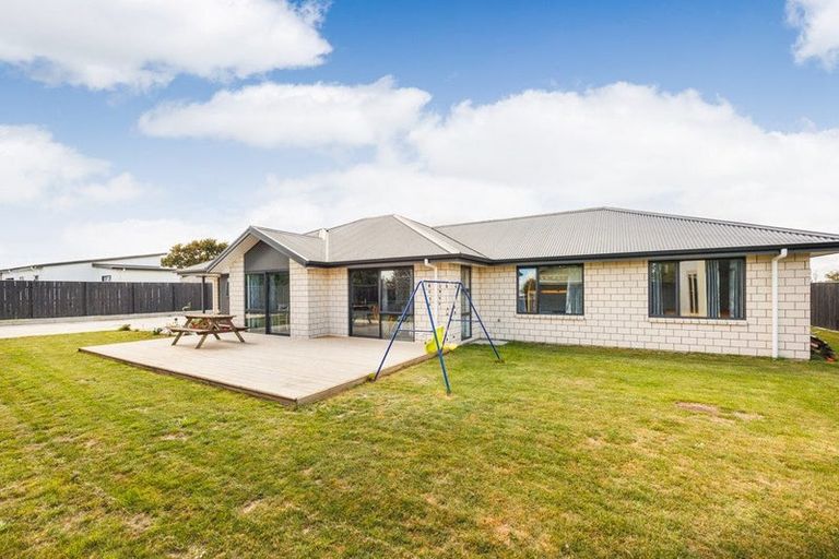 Photo of property in 8 Henty Lane, Marton, 4710