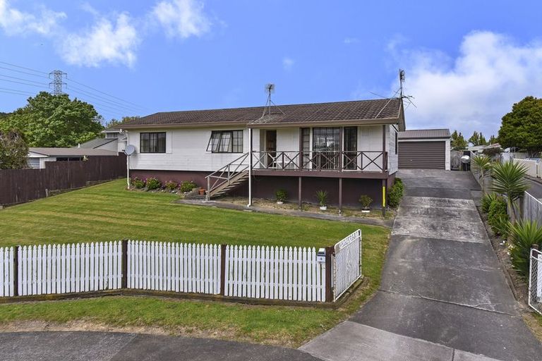 Photo of property in 4 Kirklow Place, Goodwood Heights, Auckland, 2105