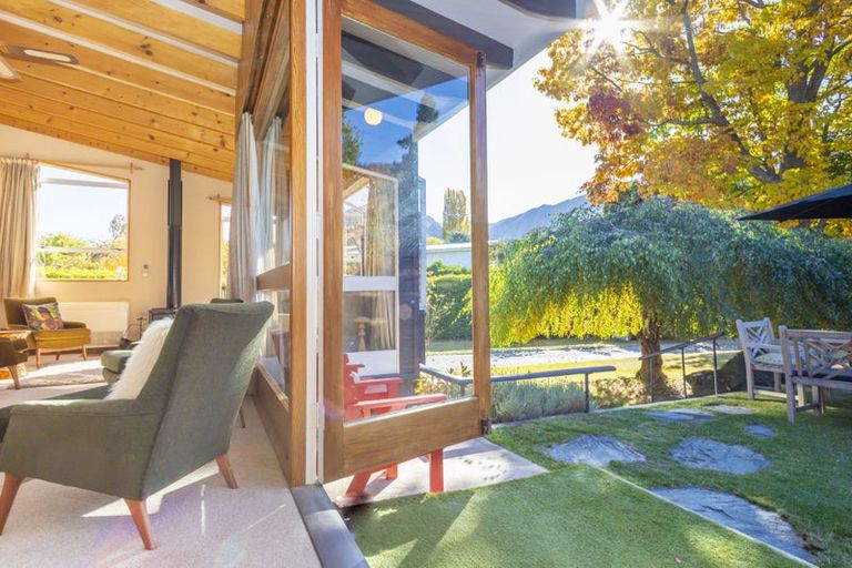 Photo of property in 1 Kent Street, Arrowtown, 9302