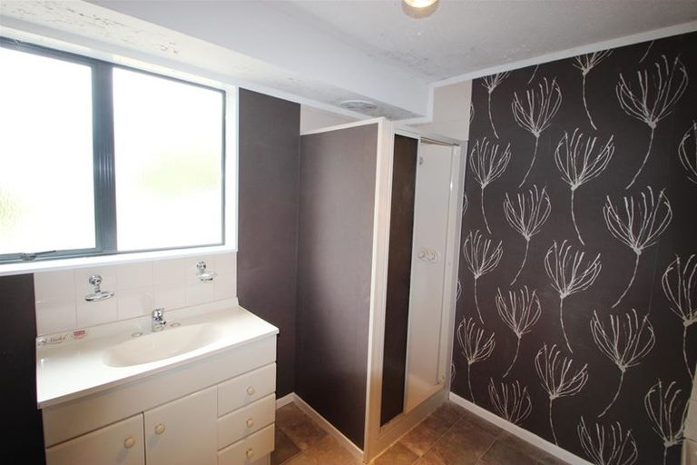 Photo of property in 50 Morton Street, Edendale, 9825