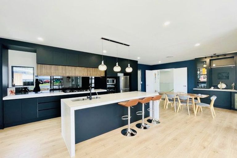 Photo of property in 1 Silverhill Lane, Silverdale, 0932