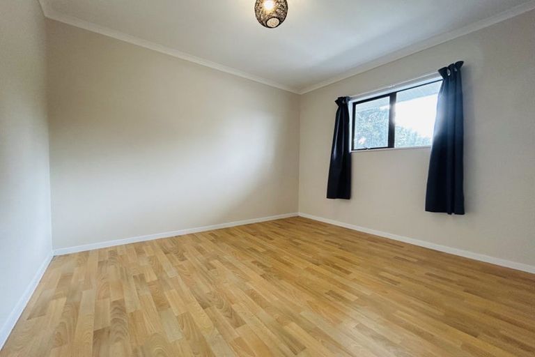 Photo of property in 54 Pinedale Place, Henderson, Auckland, 0610