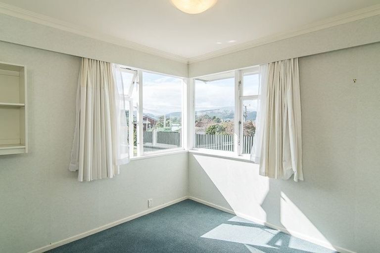 Photo of property in 28 Sweetman Avenue, Paraparaumu Beach, Paraparaumu, 5032