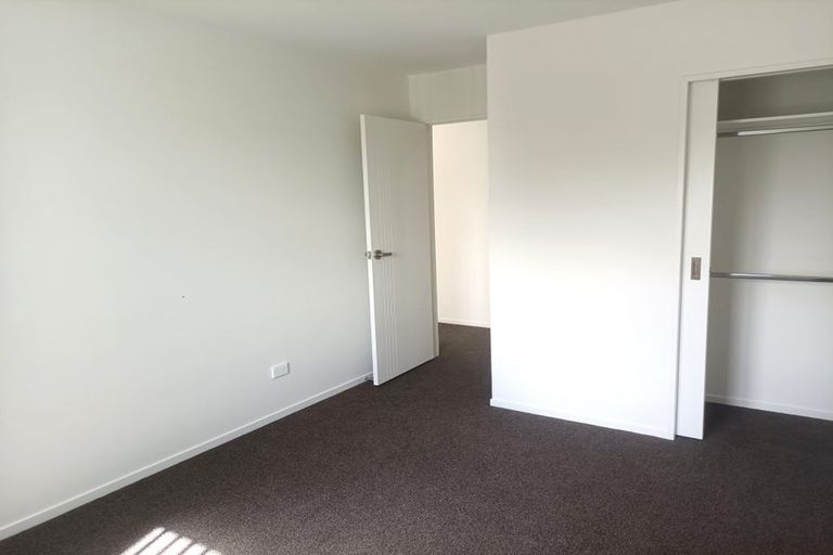 Photo of property in 27 Sheridan Drive, New Lynn, Auckland, 0600