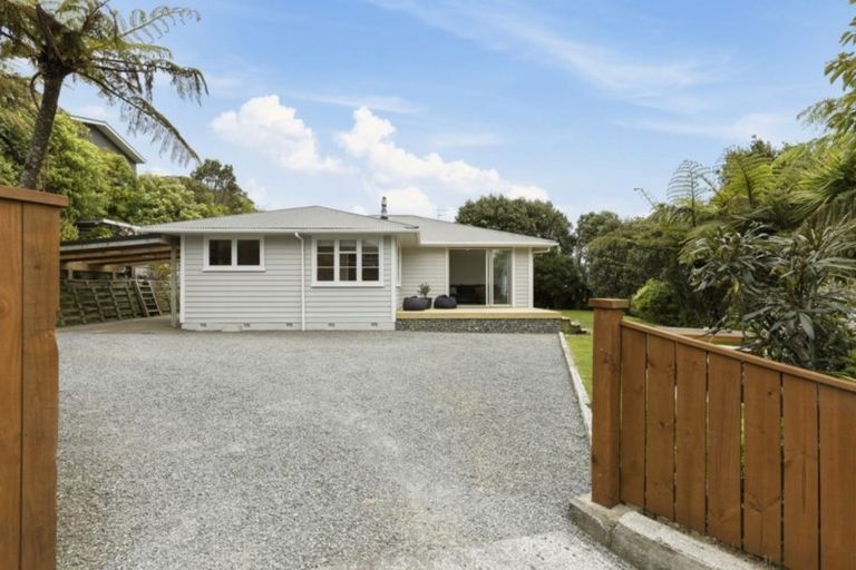 Photo of property in 46 Poto Road, Normandale, Lower Hutt, 5010