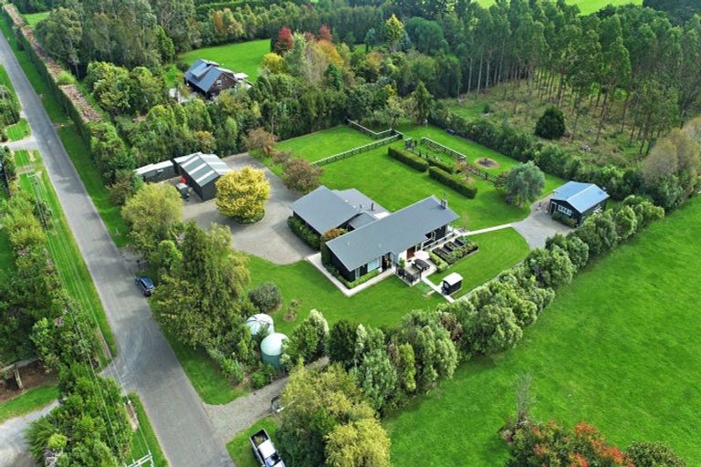 Photo of property in 33 Arcus Road, Te Horo, Otaki, 5582