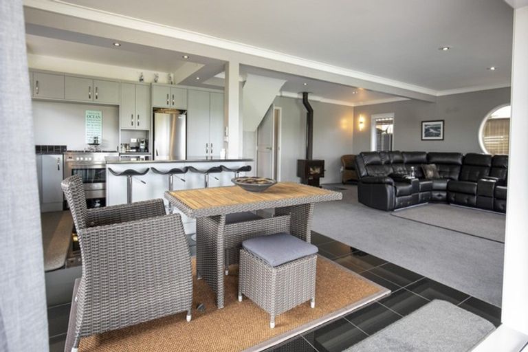 Photo of property in 3 Nihinihi Avenue, Raglan, 3225