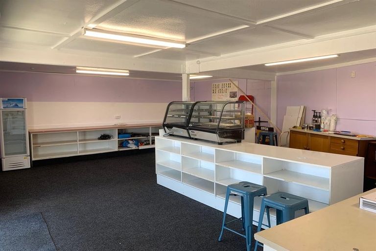 Photo of property in 77 Main South Road, Karoro, Greymouth, 7805