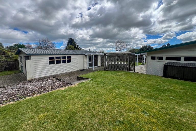 Photo of property in 1 Highfield Place, Lynmore, Rotorua, 3010