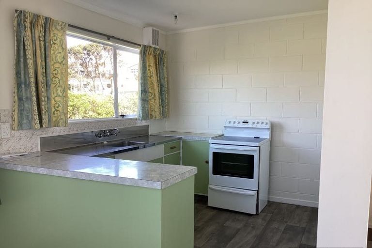 Photo of property in 7 Terrace Road, Titahi Bay, Porirua, 5022