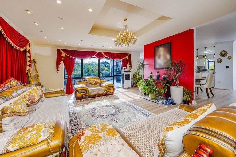 Photo of property in 40 Ewhurst Place, Goodwood Heights, Auckland, 2105