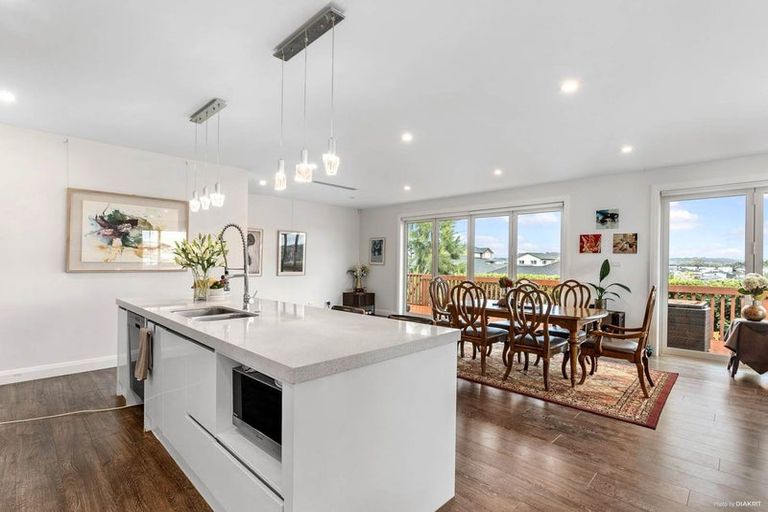 Photo of property in 18 Gumdigger Rise, Silverdale, 0932