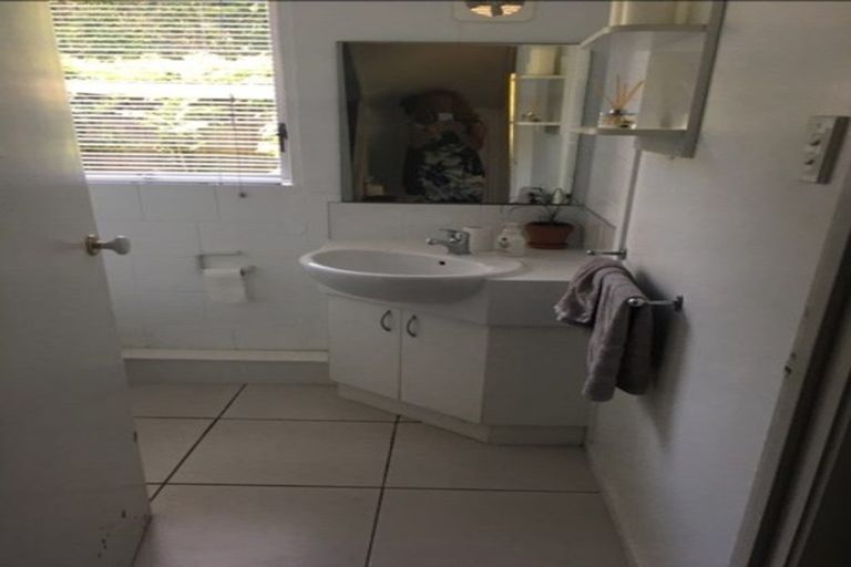 Photo of property in 2/50a Taharoto Road, Takapuna, Auckland, 0622